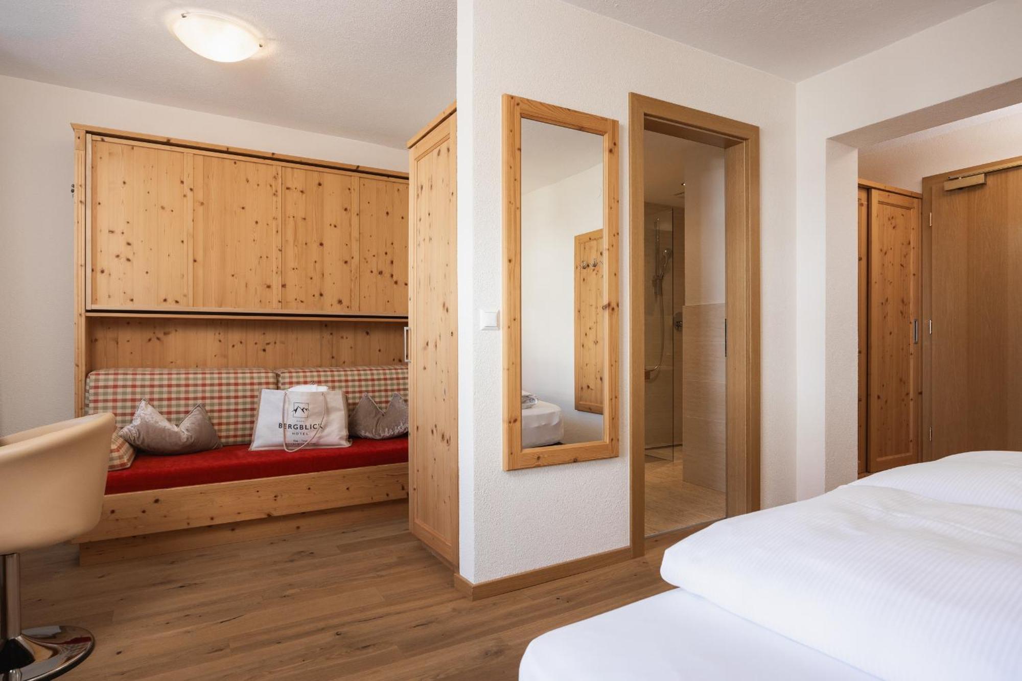 Hotel Bergblick 4 Sterne Superior Фис Екстериор снимка