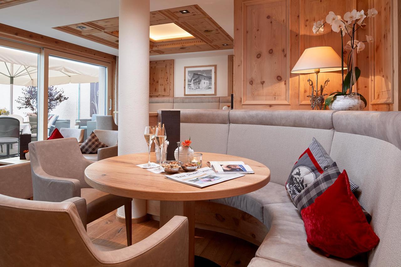 Hotel Bergblick 4 Sterne Superior Фис Екстериор снимка