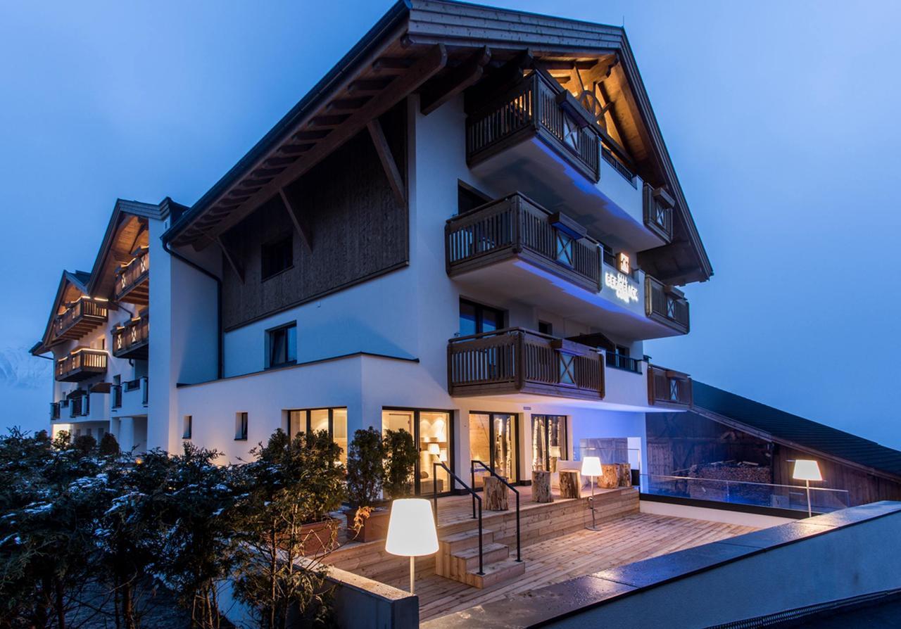 Hotel Bergblick 4 Sterne Superior Фис Екстериор снимка