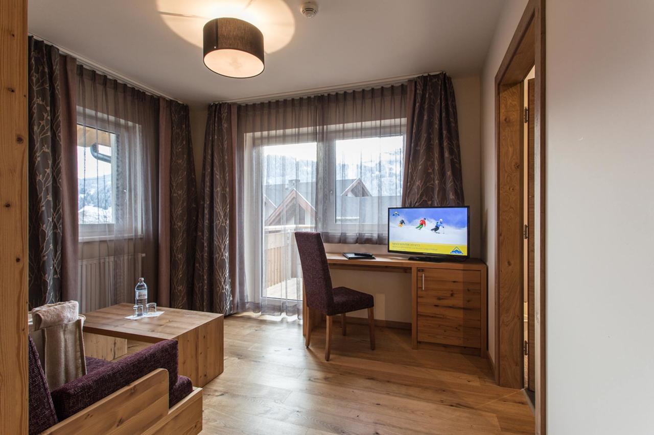 Hotel Bergblick 4 Sterne Superior Фис Екстериор снимка