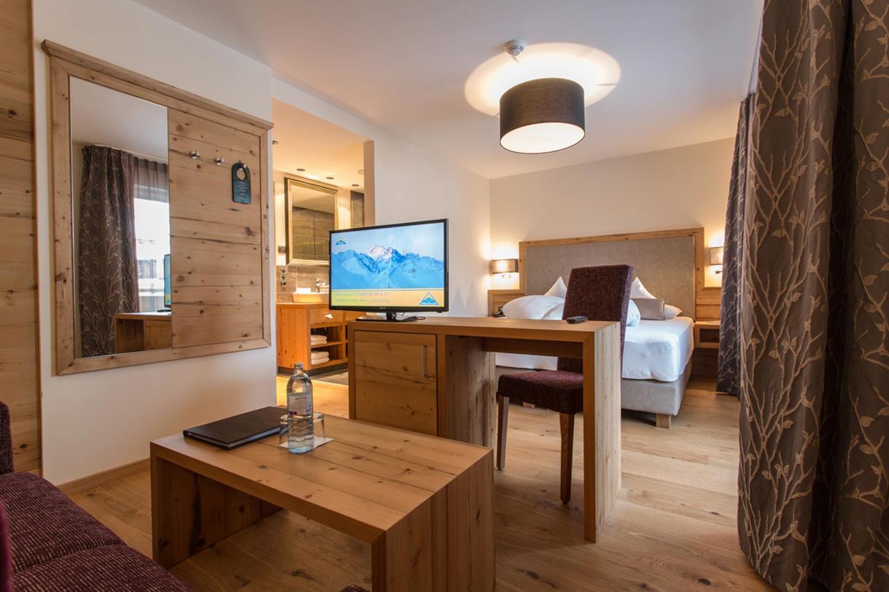Hotel Bergblick 4 Sterne Superior Фис Екстериор снимка