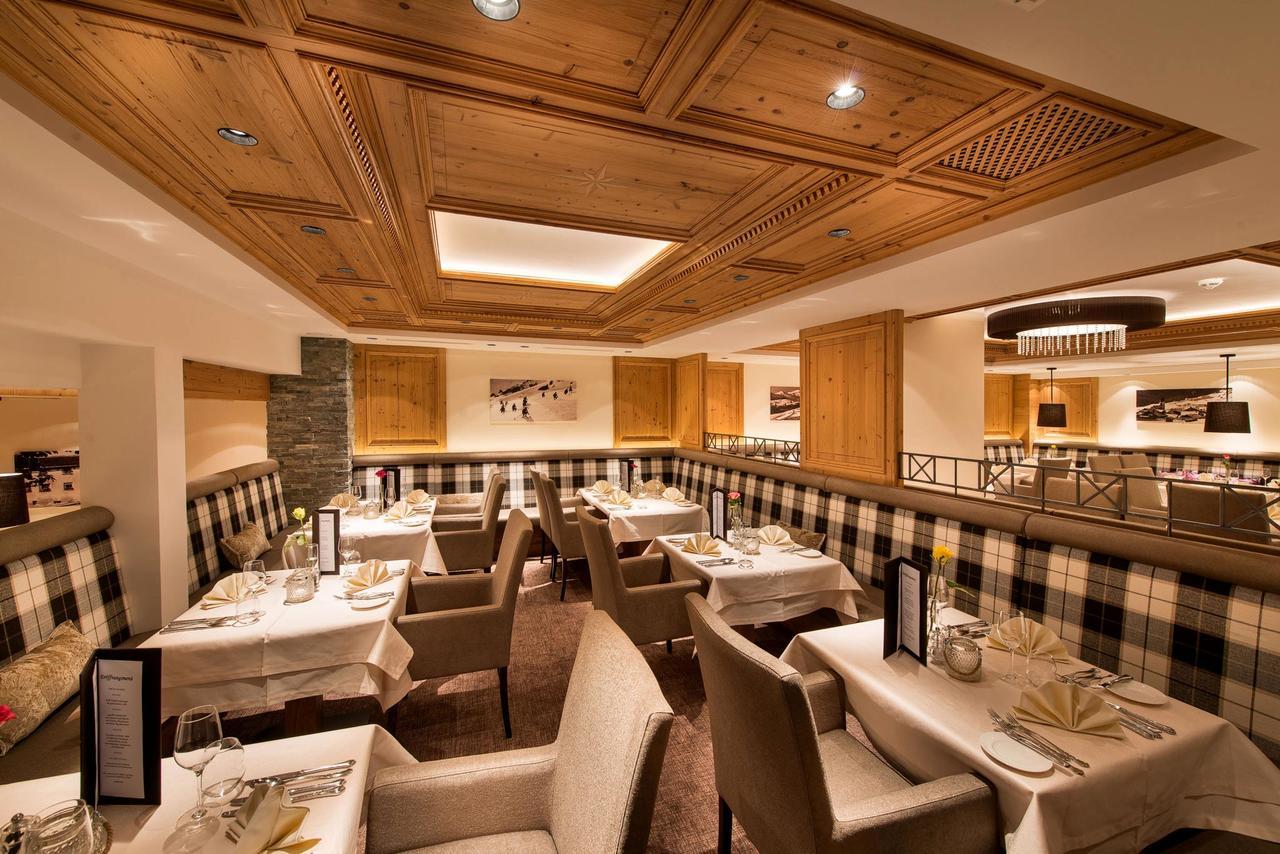 Hotel Bergblick 4 Sterne Superior Фис Екстериор снимка