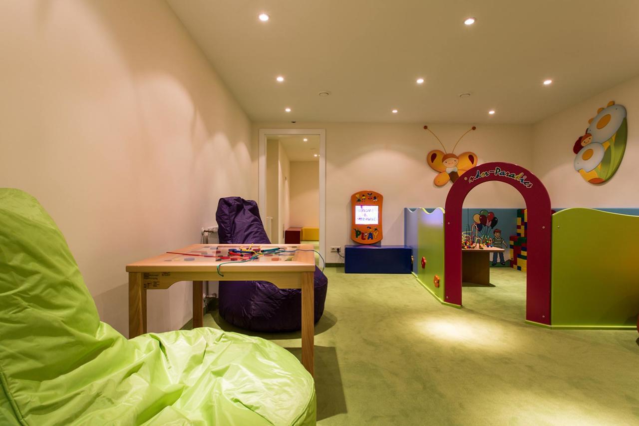Hotel Bergblick 4 Sterne Superior Фис Екстериор снимка