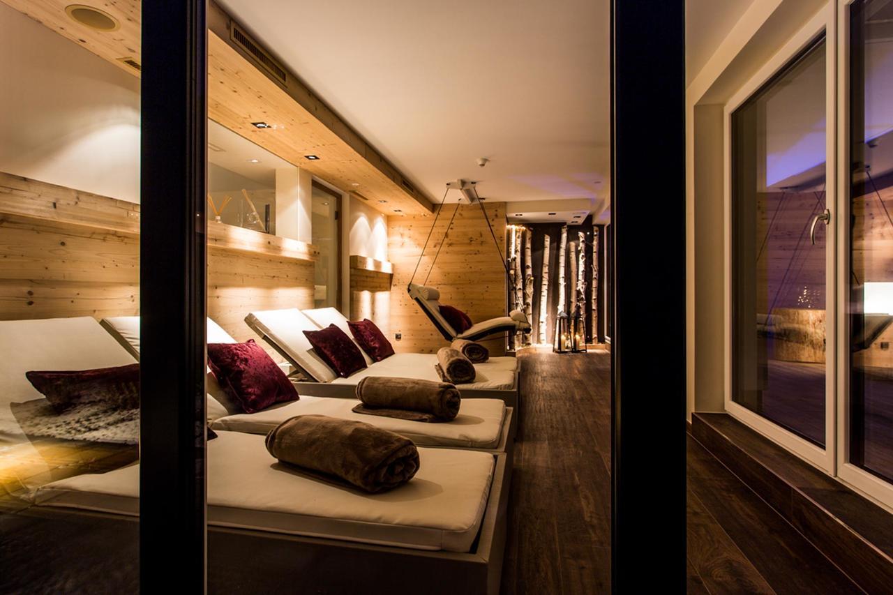Hotel Bergblick 4 Sterne Superior Фис Екстериор снимка