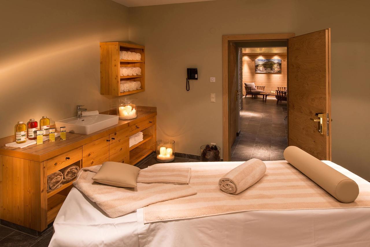 Hotel Bergblick 4 Sterne Superior Фис Екстериор снимка