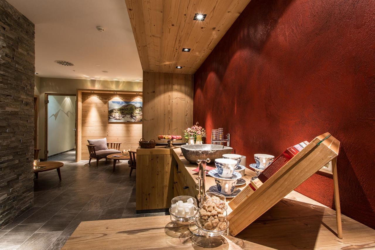 Hotel Bergblick 4 Sterne Superior Фис Екстериор снимка